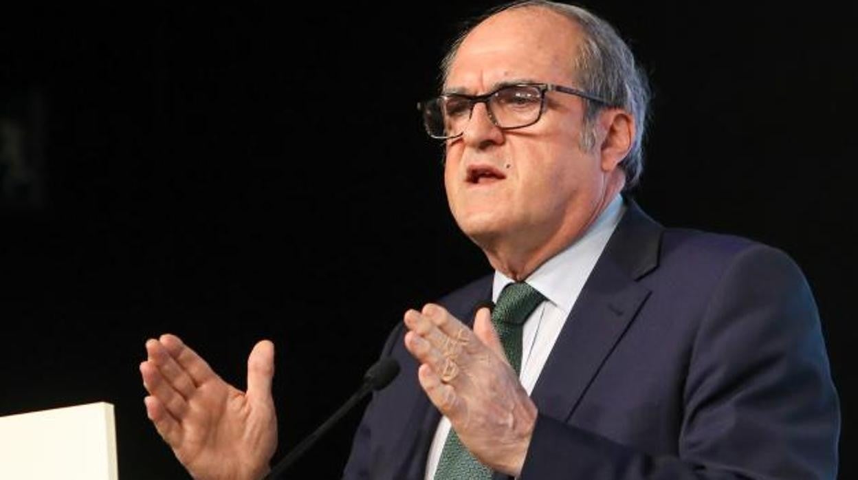 El candidato del PSOE, Ángel Gabilondo, este lunes