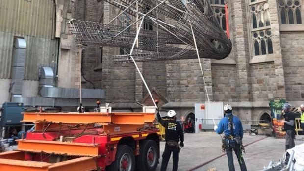 La Sagrada Familia encara la culminación de su torre más luminosa