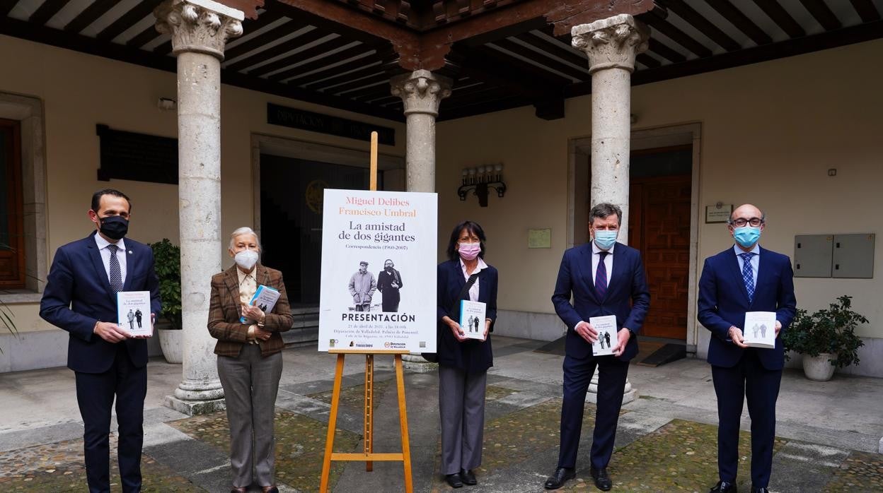 Presentación del libro 'La amistad de dos gigantes. Correspondencia (1960-2007)' que repasa la relación epistolar entre Delibes y Umbral