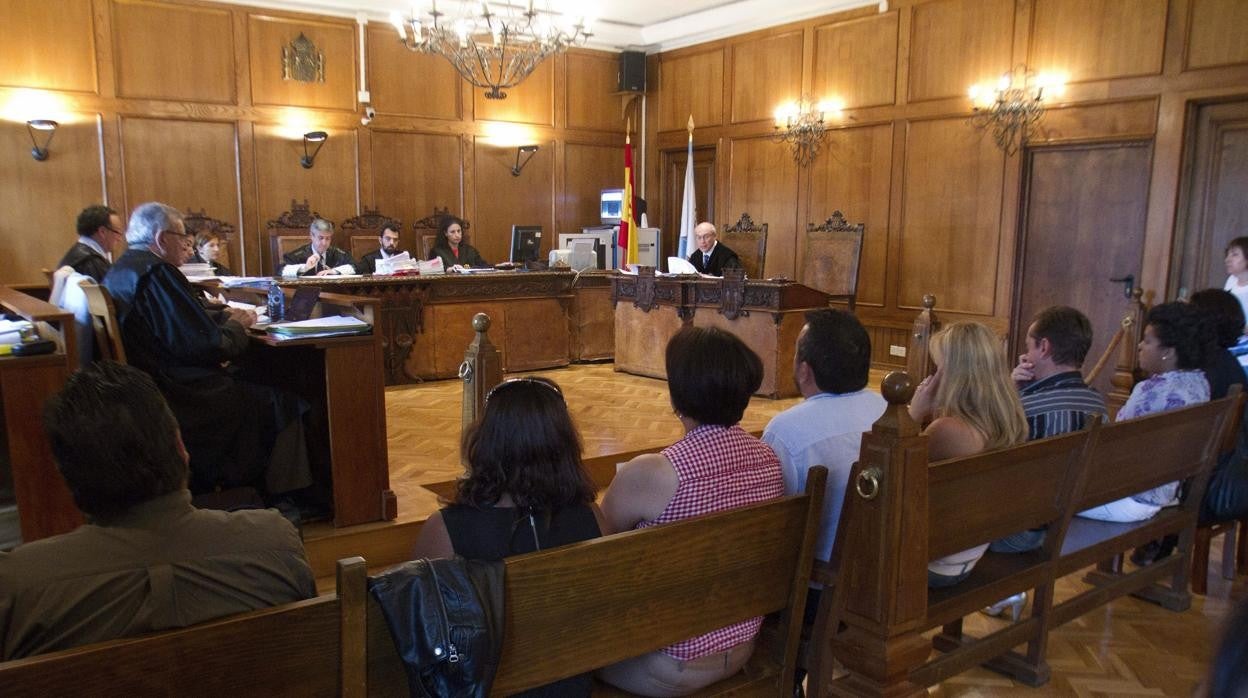 Fotografía de archivo de una vista en la Audiencia provincial de Pontevedra