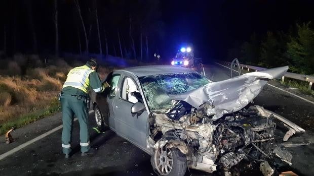 Dos fallecidas en un accidente frontal