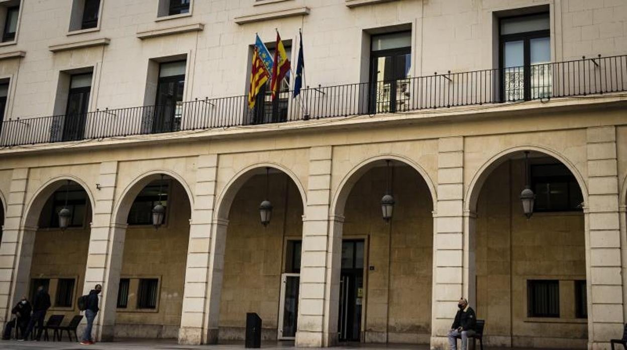 Fachada de la Audiencia Provincial de Alicante