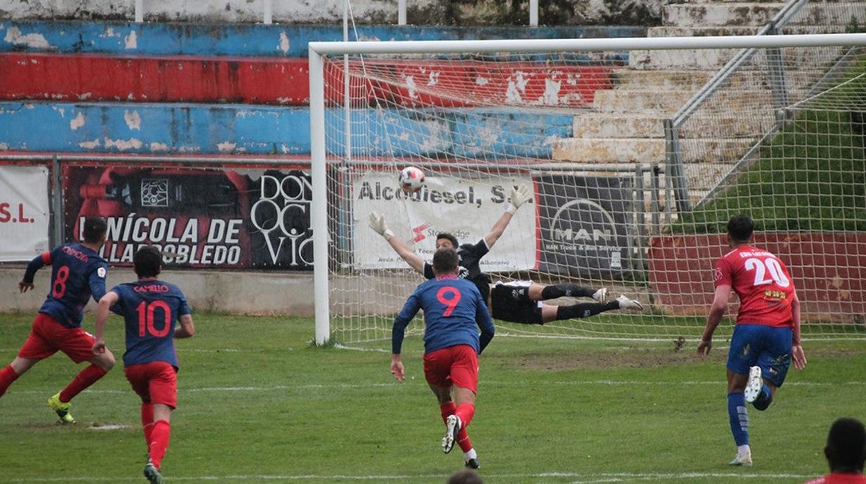 Toni Mora marcó el 0-2 de penalti