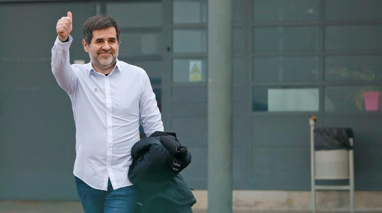 Jordi Sànchez, saliendo de la prisión de Lledoners (Barcelona)