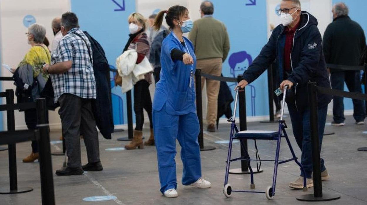 Centro de vacunación masivo instalado en Fira de Barcelona