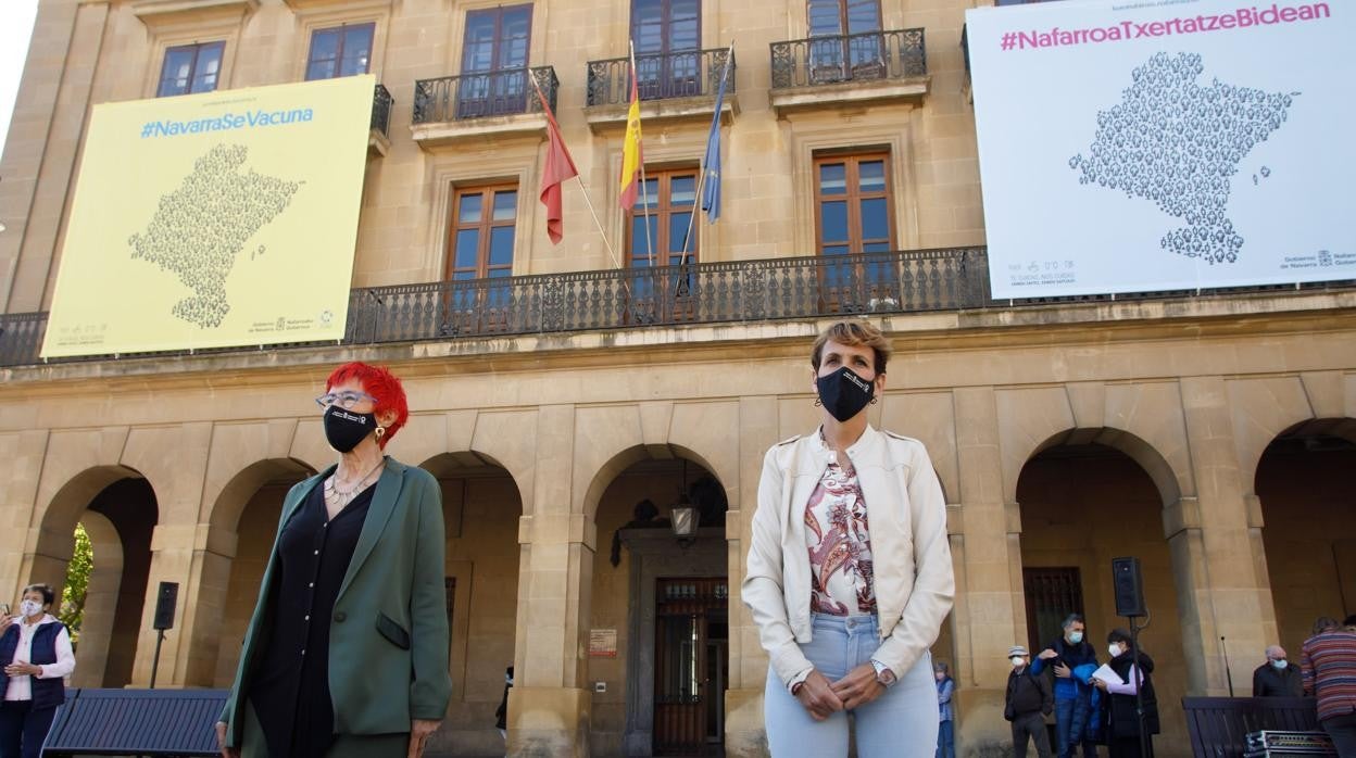 La consejera de Salud Santos Indurain y la presidenta del Gobierno María Chivite en la campaña por las vacunaciones.