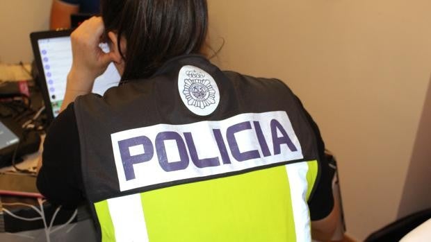 «Os voy a matar, perros de mierda»: detienen a una mujer por agredir a sus hijas y a los agentes de Policía en Valencia