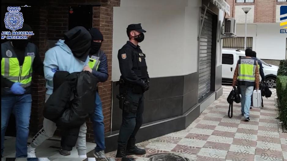 Detenidos en Granada tres yihadistas que incitaban a sus 20.000 seguidores a atacar Francia