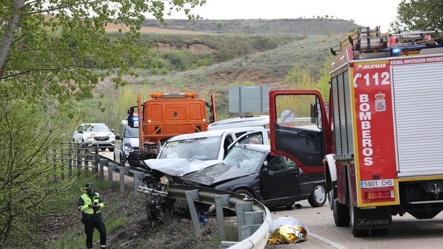 Dos fallecidos tras una colisión entre un turismo y una furgoneta en Almazán (Soria)