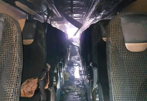 Imagen del interior del autobús calcinado en Alicante