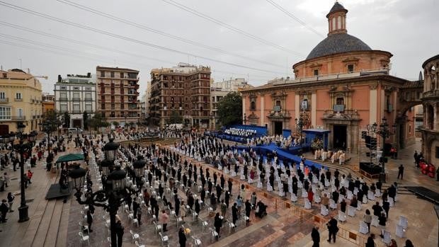 Valencia honra a su patrona con la primera misa multitudinaria de la pandemia