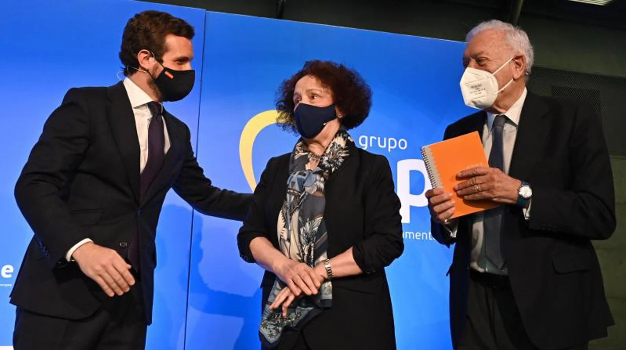 Pablo Casado, con Ana de Palacio y José Manuel García-Margallo