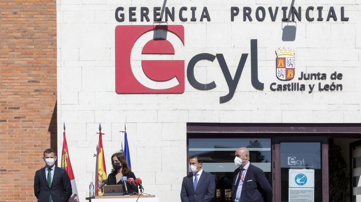 La consejera de Empleo e Industria en el Centro de Referencia Nacional del ECyL en otra ocasión