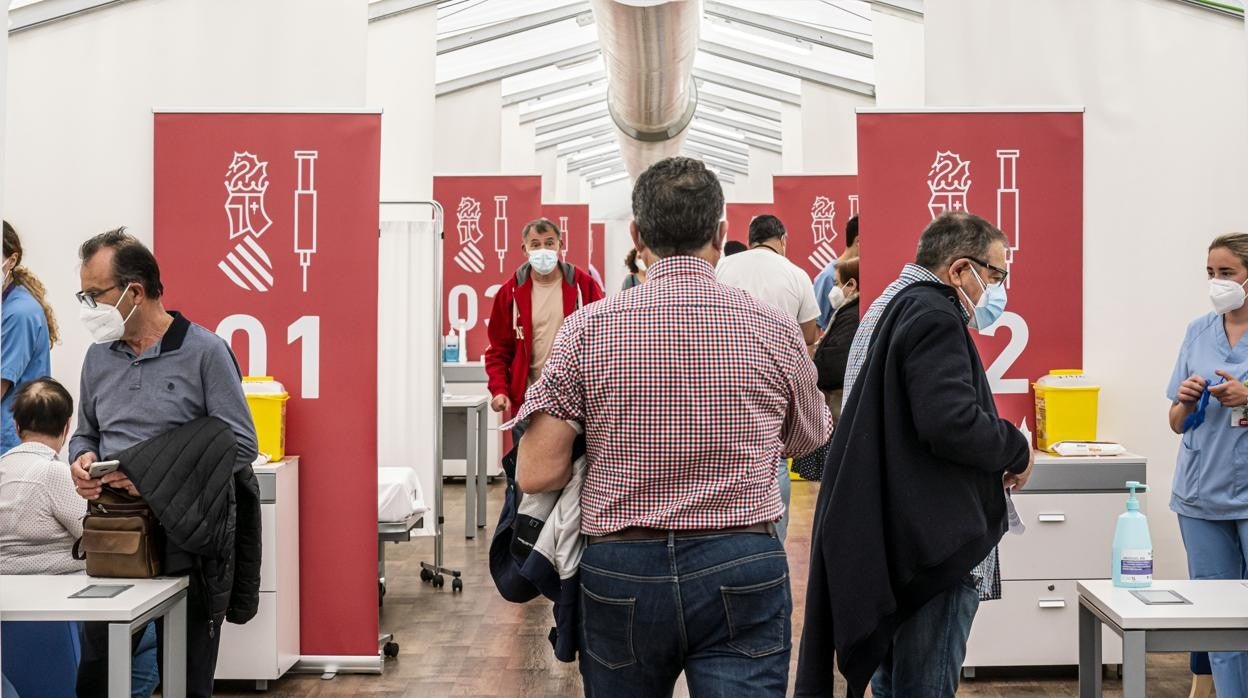 Imagen del hospital de campaña de Valencia, convertido en punto de vacunación del coronavirus