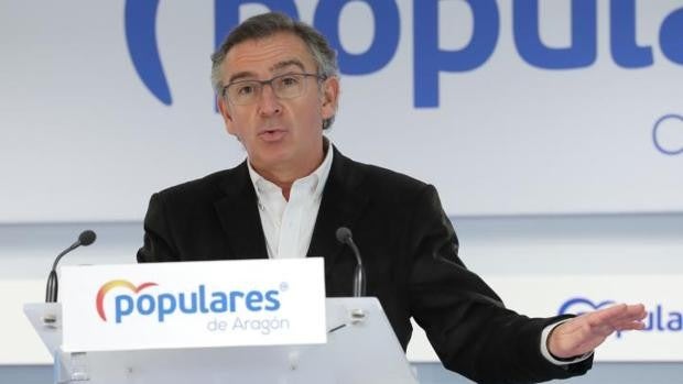 Beamonte (PP) pide a Lambán que «baje de su pedestal, toque el suelo» y combata la crisis