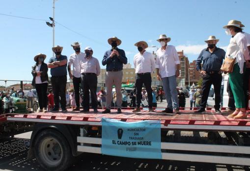 Representantes de ASAJA Alicante, en una de las manifestaciones