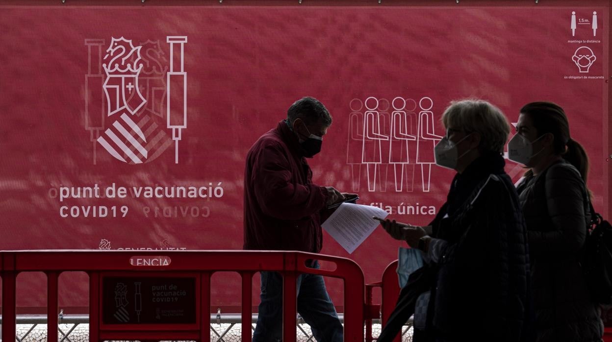 Imagen de uno de los puntos de vacunación masiva en Valencia