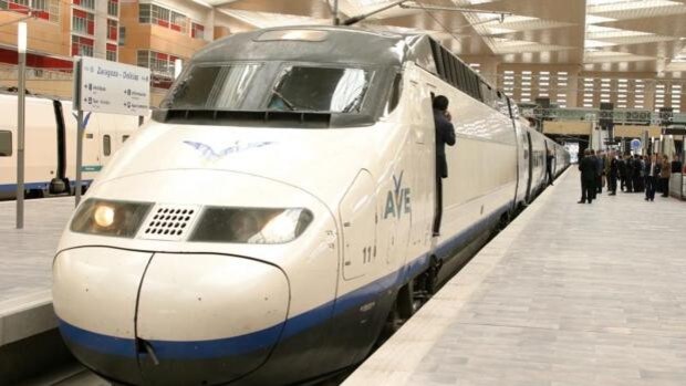 Retrasos de hasta hora y media por una avería en el AVE Madrid-Barcelona: 3.000 pasajeros afectados