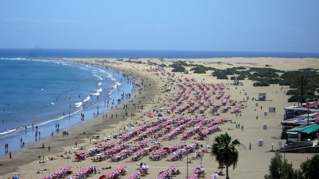 Muere una niña de 13 años al caer de una octava planta en un hotel de Playa del Inglés