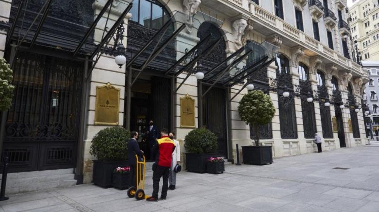 Fachada del Hotel Four Seasons, última novedad en turismo de lujo en Madrid