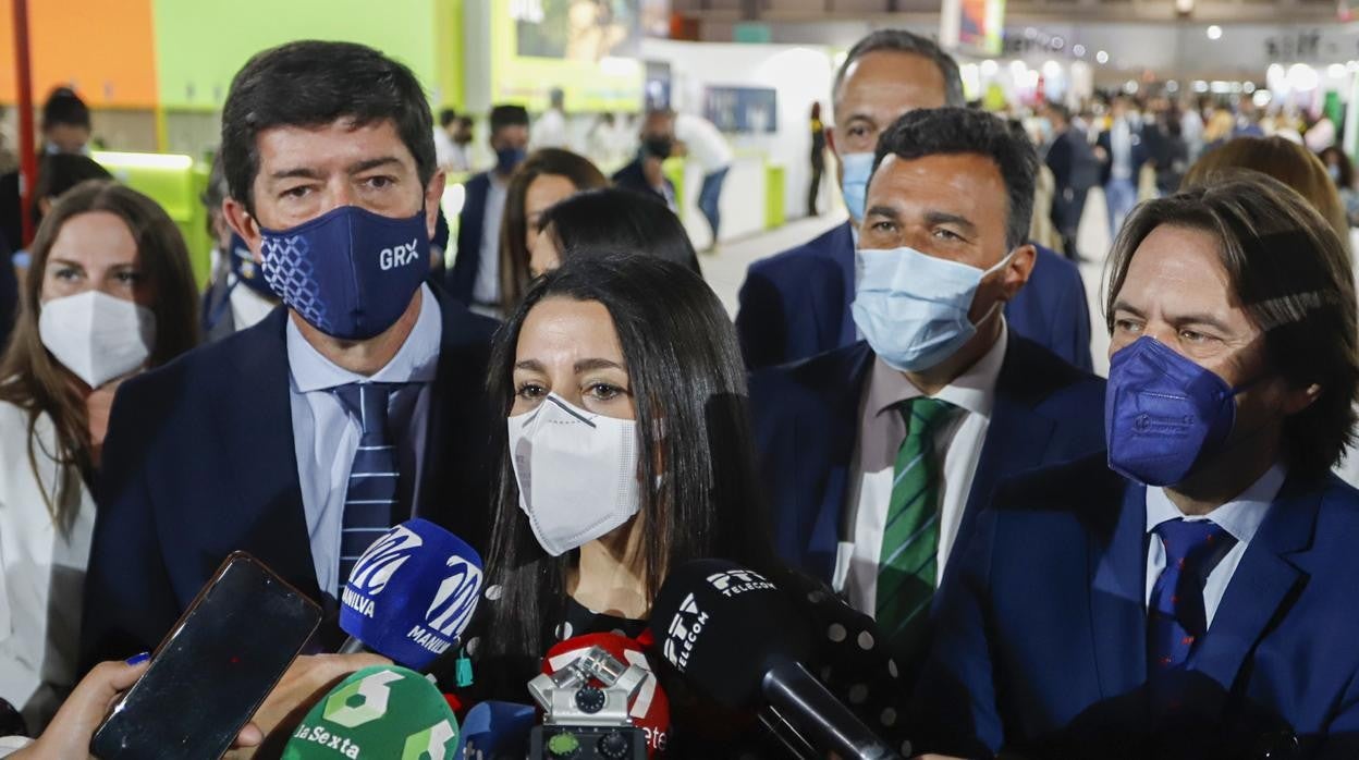 Inés Arrimadas durante su visita en Fitur