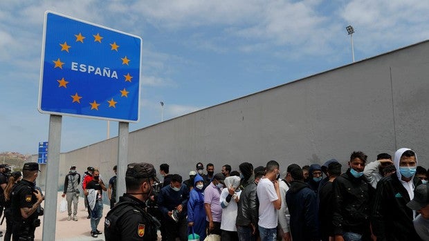 Marruecos acepta el retorno de todos los adultos que han entrado irregularmente a Ceuta por la frontera de El Tarajal