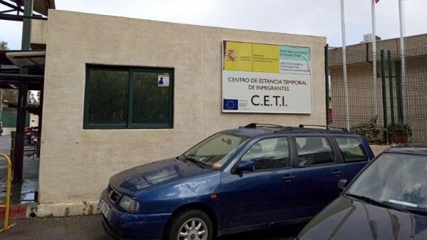 Ingresan en el CETI de Ceuta los primeros 31 solicitantes de asilo que entraron en la avalancha