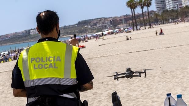 La Generalitat Valenciana estudia levantar en julio el uso obligatorio de la mascarilla al aire libre