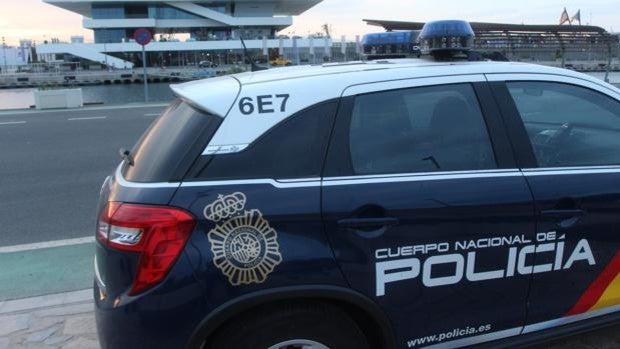 Detienen a un hombre argelino por intentar hurtar diez paquetes de jamón serrano en Valencia