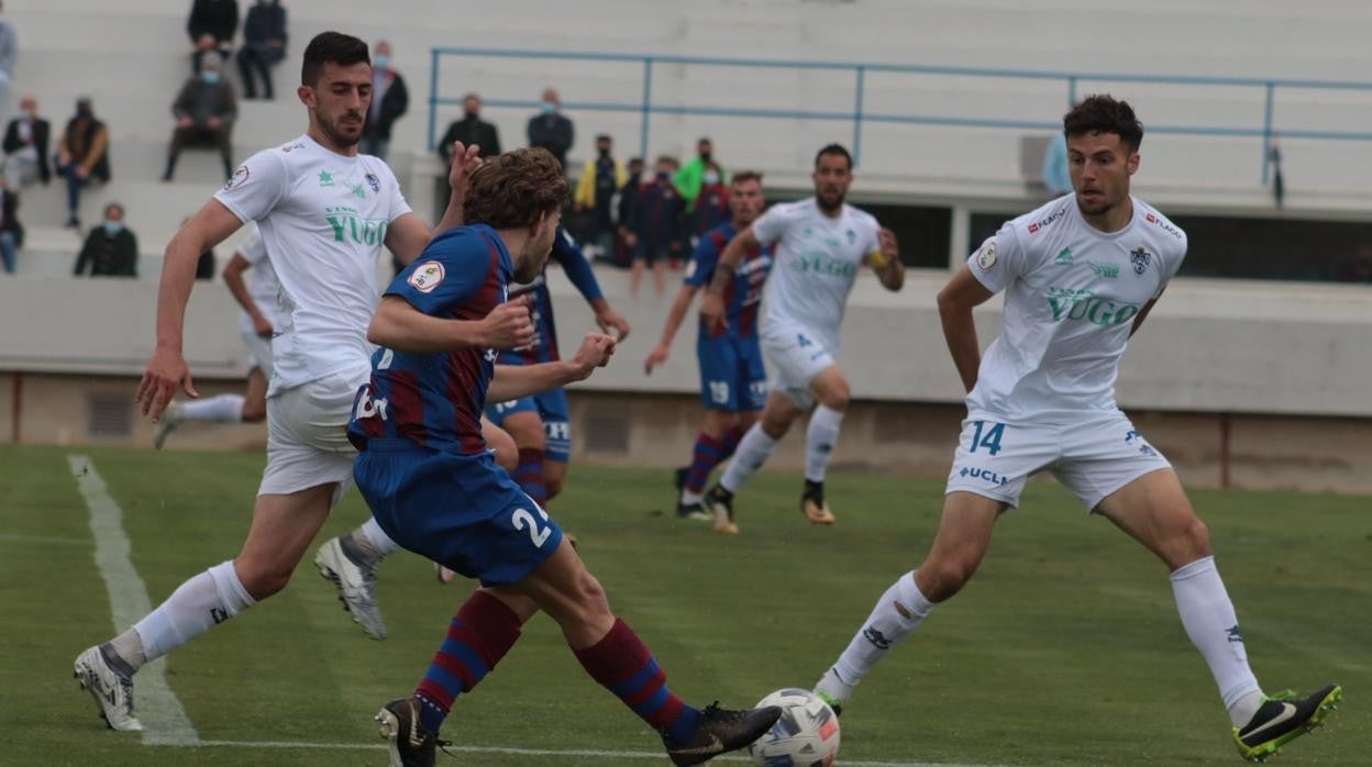 Peque y Rubén Jurado hicieron los goles mallorquines