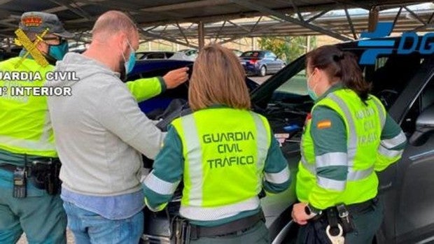 Cae un grupo que copiaba en los exámenes de conducir a cambio de 1.000 euros