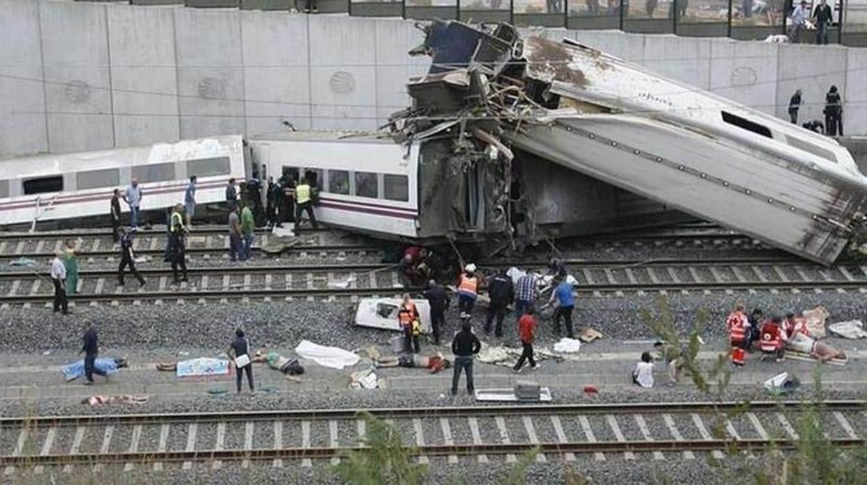 Estado en que quedó el tren después del accidente en Angrois