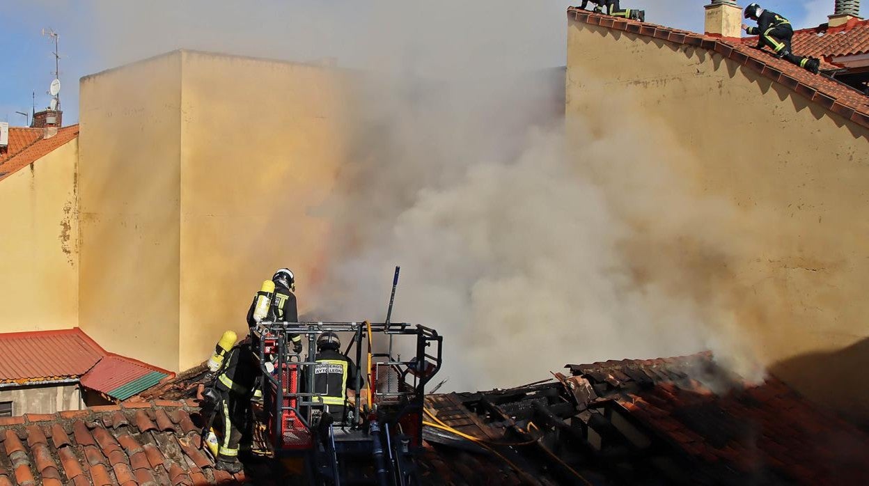 Incendio en el restaurante Clandestino, en León