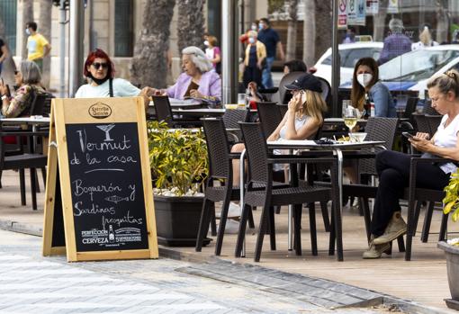 Imagen de una terraza tomada en la ciudad de Alicante