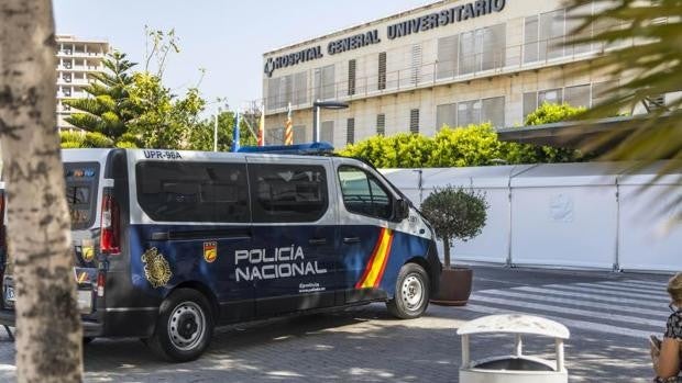 Detienen a los padres de un bebé hospitalizado en estado grave en Alicante por presuntos malos tratos