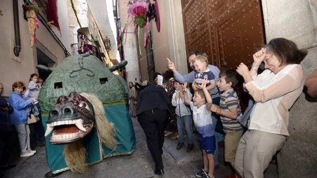 La Tarasca y los gigantones salen a la calle del 2 al 6 de junio en el marco del Corpus