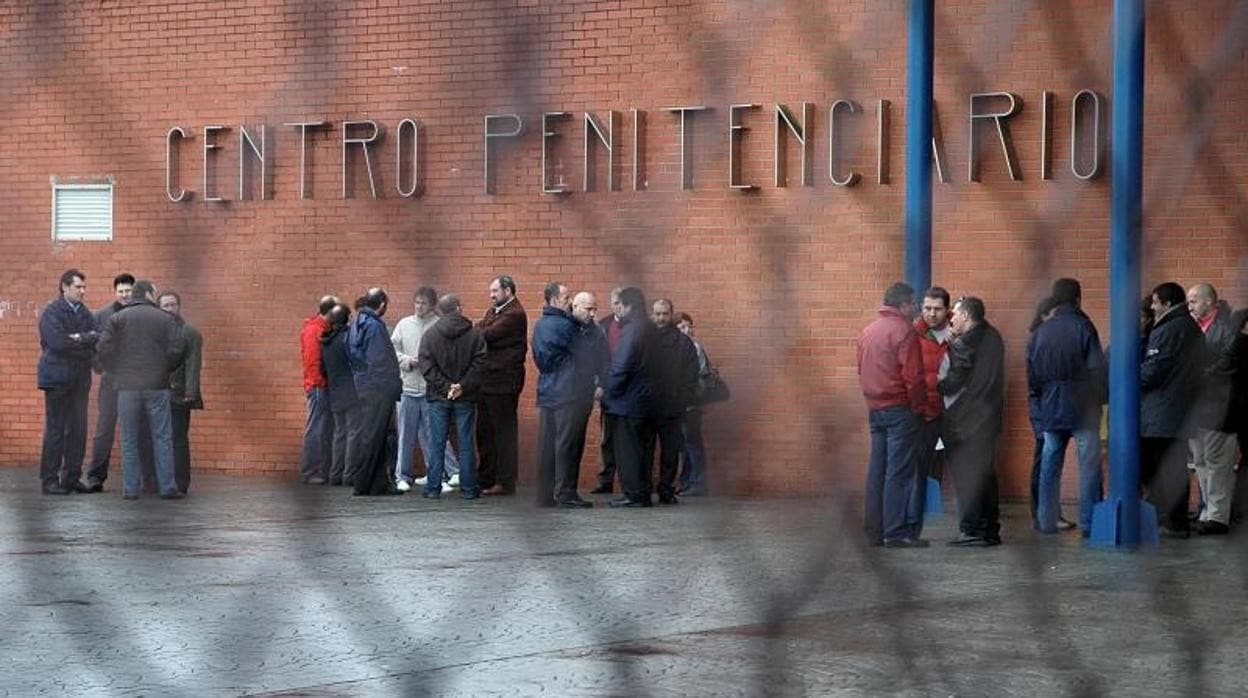 Funcionarios de la cárcel de Teixeiro, en La Coruña, en una imagen de archivo