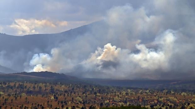 Controlado el incendio del campo de tiro del Teleno (León) tras quemar en torno a 450 hectáreas
