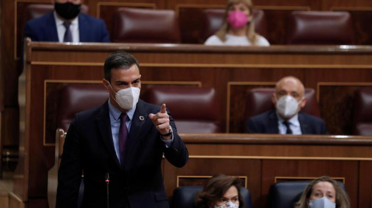 El presidente del Gobierno, Pedro Sánchez, durante una de sus intervenciones en la sesión de control al Ejecutivo de este miércoles en el Congreso