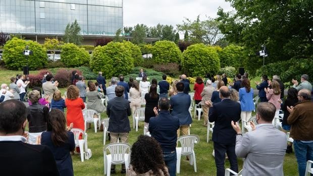 Feijóo confirma emocionado que el «momento» de dejar paso en el PPdeG «aún no llegó»