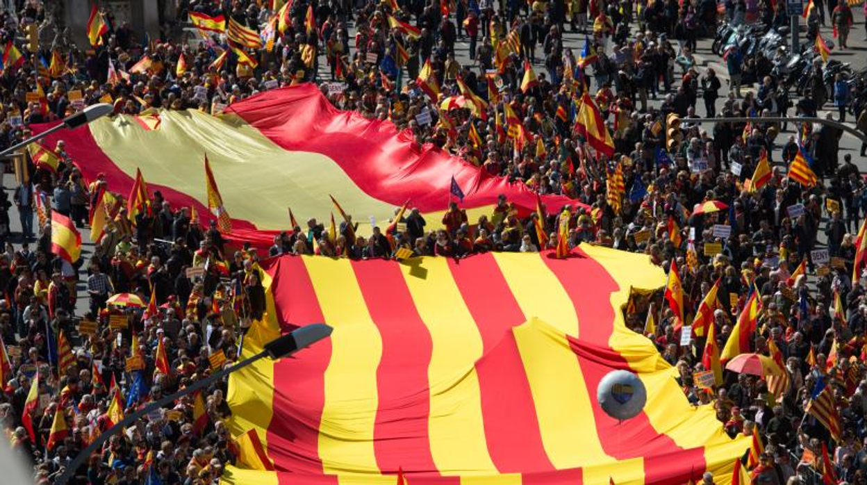 Manifestación en Barcelona a favor de la concordia y la unidad de España, marzo de 2018