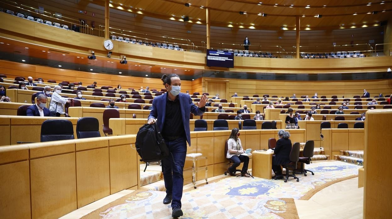 Pablo Iglesias abandona el Senado