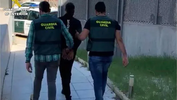 Ocho detenidos en Alicante por una estafa múltiple de 40.000 euros mediante mails y SMS en toda España