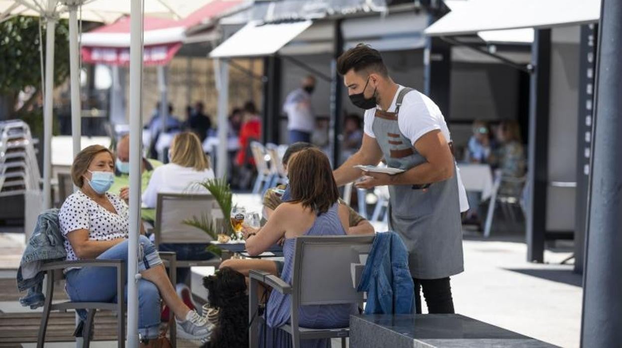 Ambiente en las terrazas de Sanxenxo