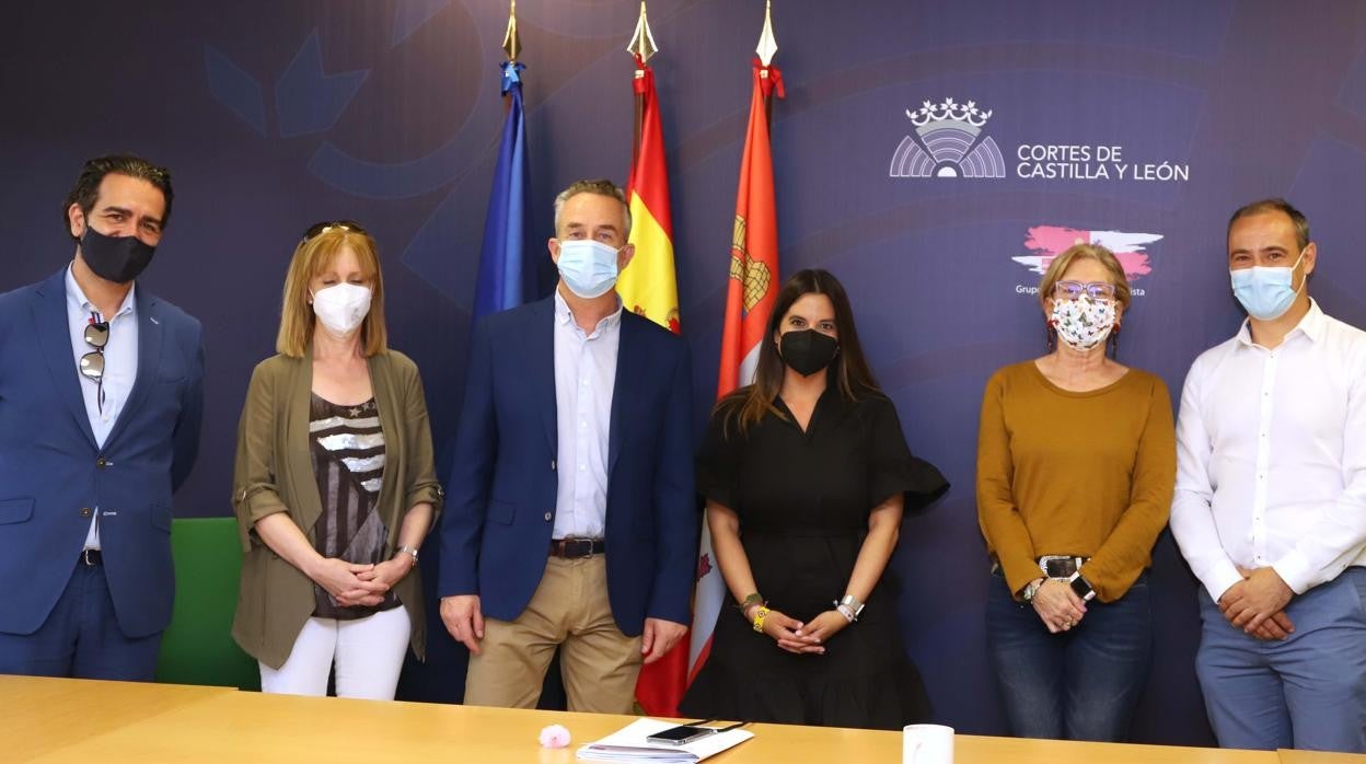 Las patronales de las residencias se reúnen con representantes en las Cortes del PSOE