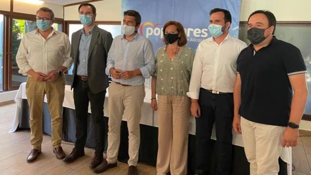 Carlos Mazón anuncia el relevo a Toni Pérez al frente del PP de la provincia de Alicante con 300 nuevos afiliados