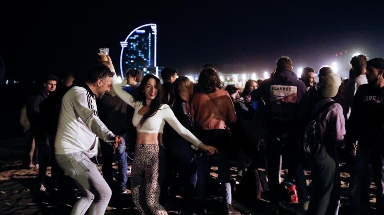 Botellón en las playas de Barccelona