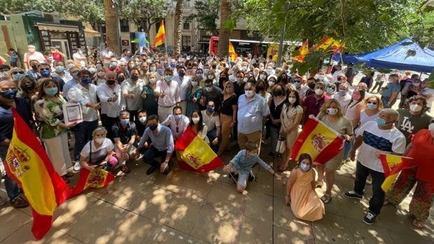 El PP protesta contra los indultos en Valencia, Alicante y Castellón y acusa a Sánchez de ceder al «chantaje»