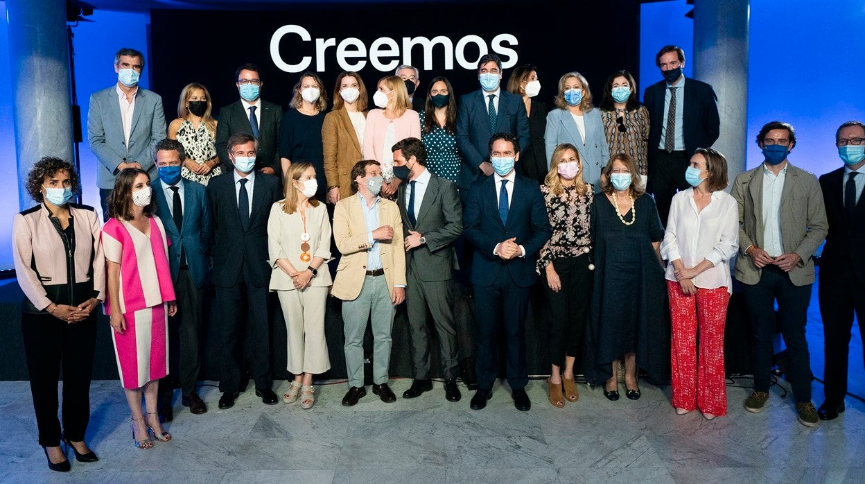 Pablo Casado y miembros de la dirección del PP, en la presentación de la convención política