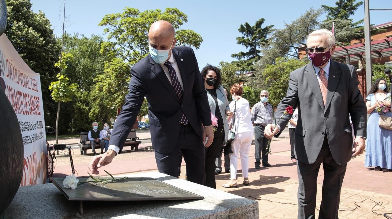 El alcalde de León, José Antonio Diez, ha participado este lunes en un homenaje a los donantes de sangre